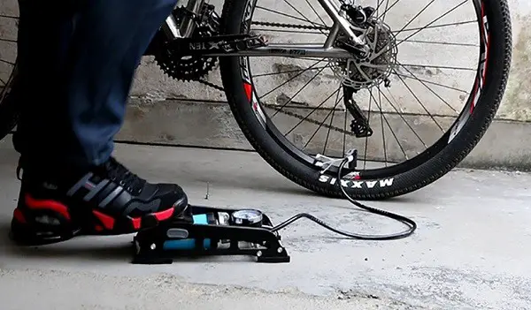 Inflating bicycle wheels with a car pump