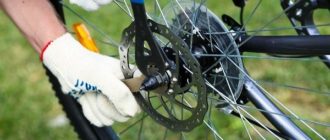 Rear wheel backlash - how to fix it, nuances