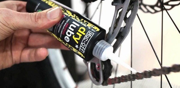 bicycle chain lubrication