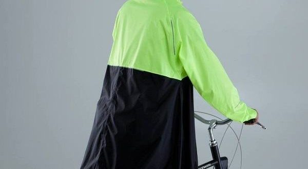 Raincoat for cyclists - what you need, types of rain protection